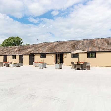 The Old Dairy-Ukc2112 Villa Royal Wootton Bassett Buitenkant foto